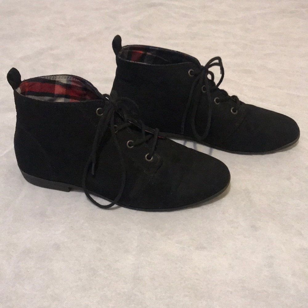 🖤Forever 21 Black Ankle Military Style Booties🖤